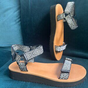 NEW Madewell The Resourced Maggie Black & White Strappy Sandals Women's Size 7